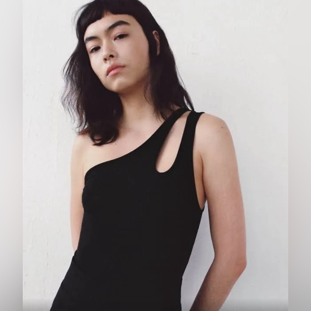 Zara cut out one shoulder black top